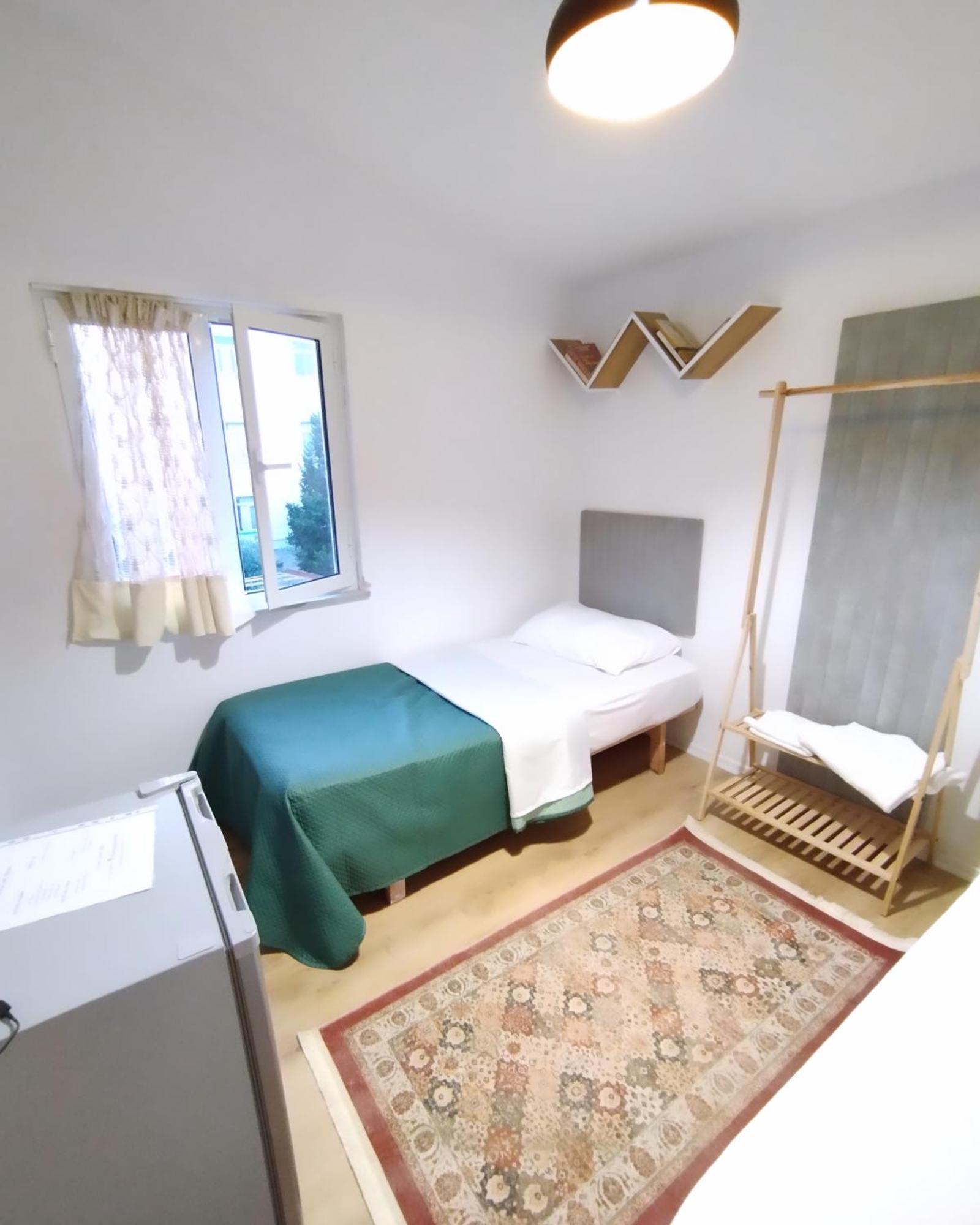 2 Single Bedroom Тирана Экстерьер фото