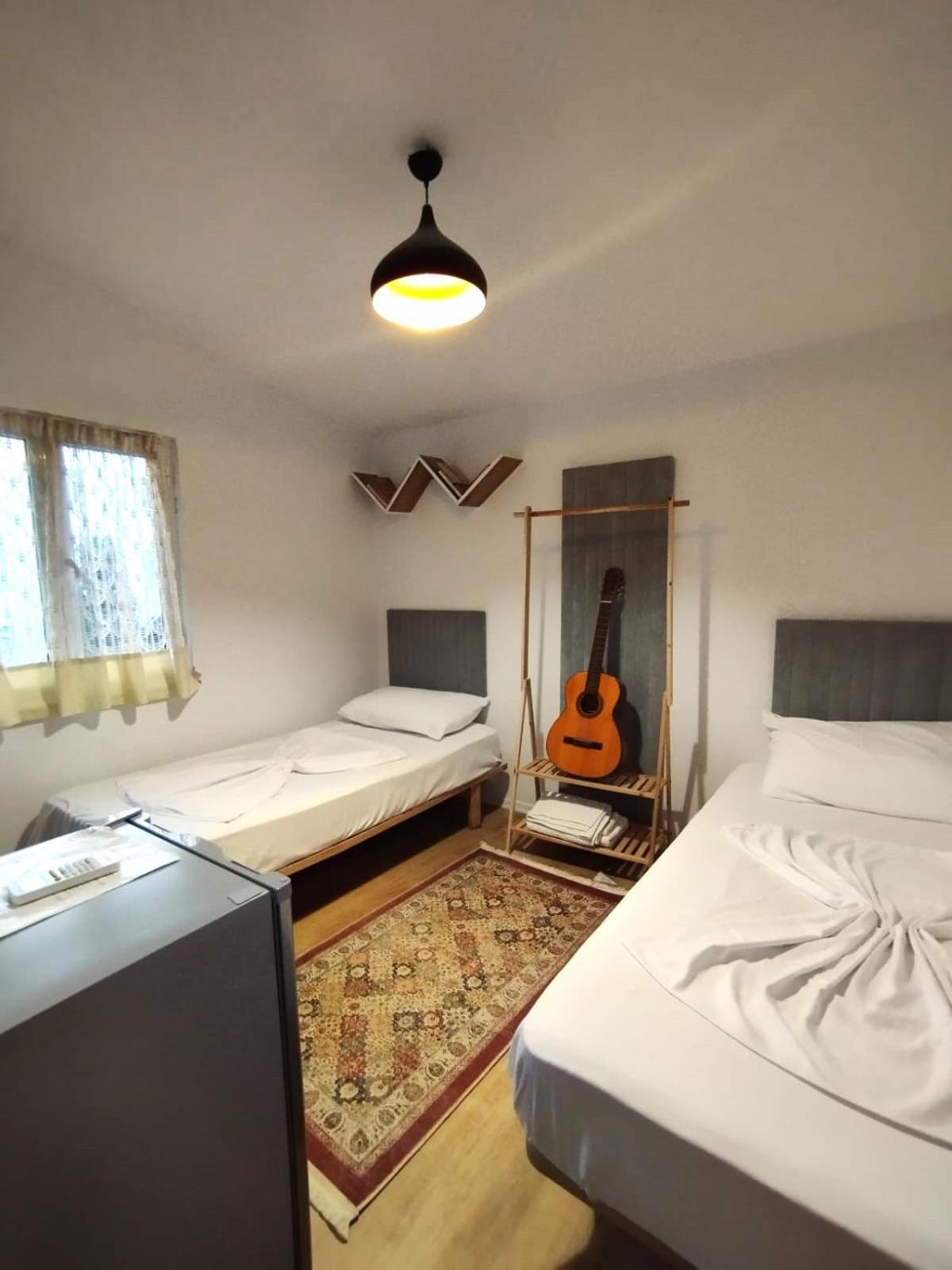 2 Single Bedroom Тирана Экстерьер фото